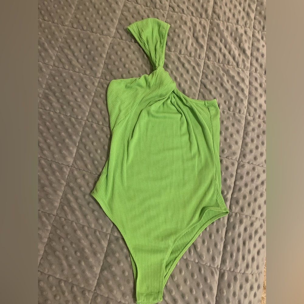 Green one shoulder bodysuit - Picture 7 of 7